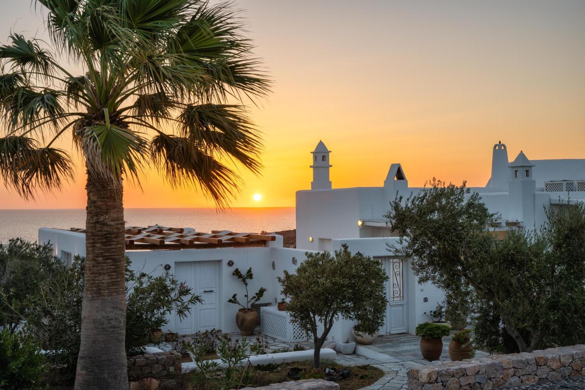 Anema Boutique & Santorini Hotel