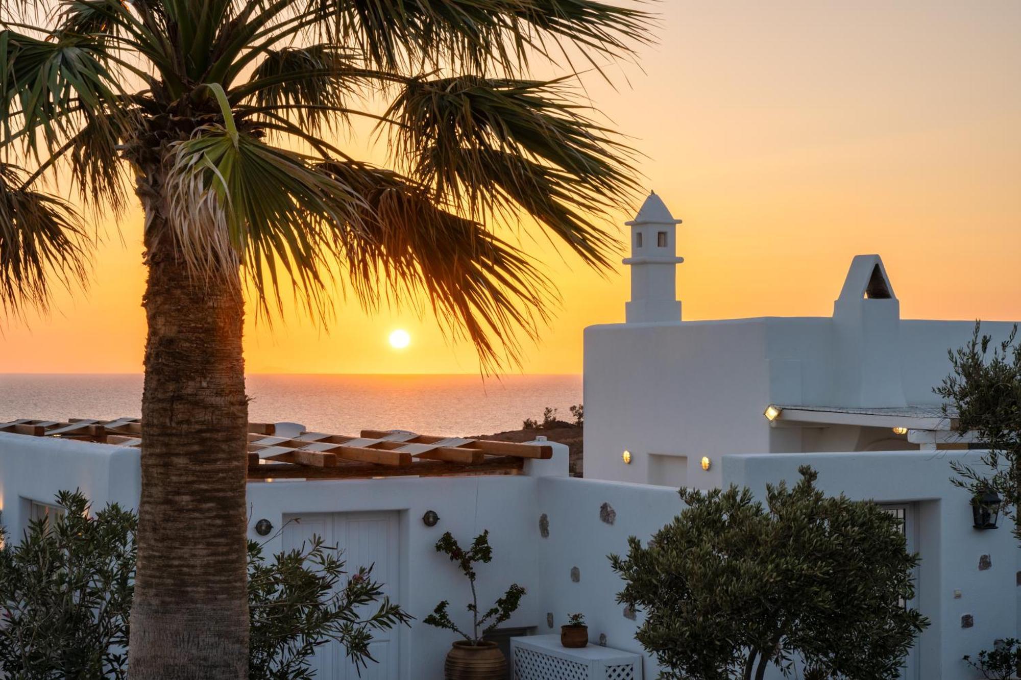 Anema Boutique & Santorini