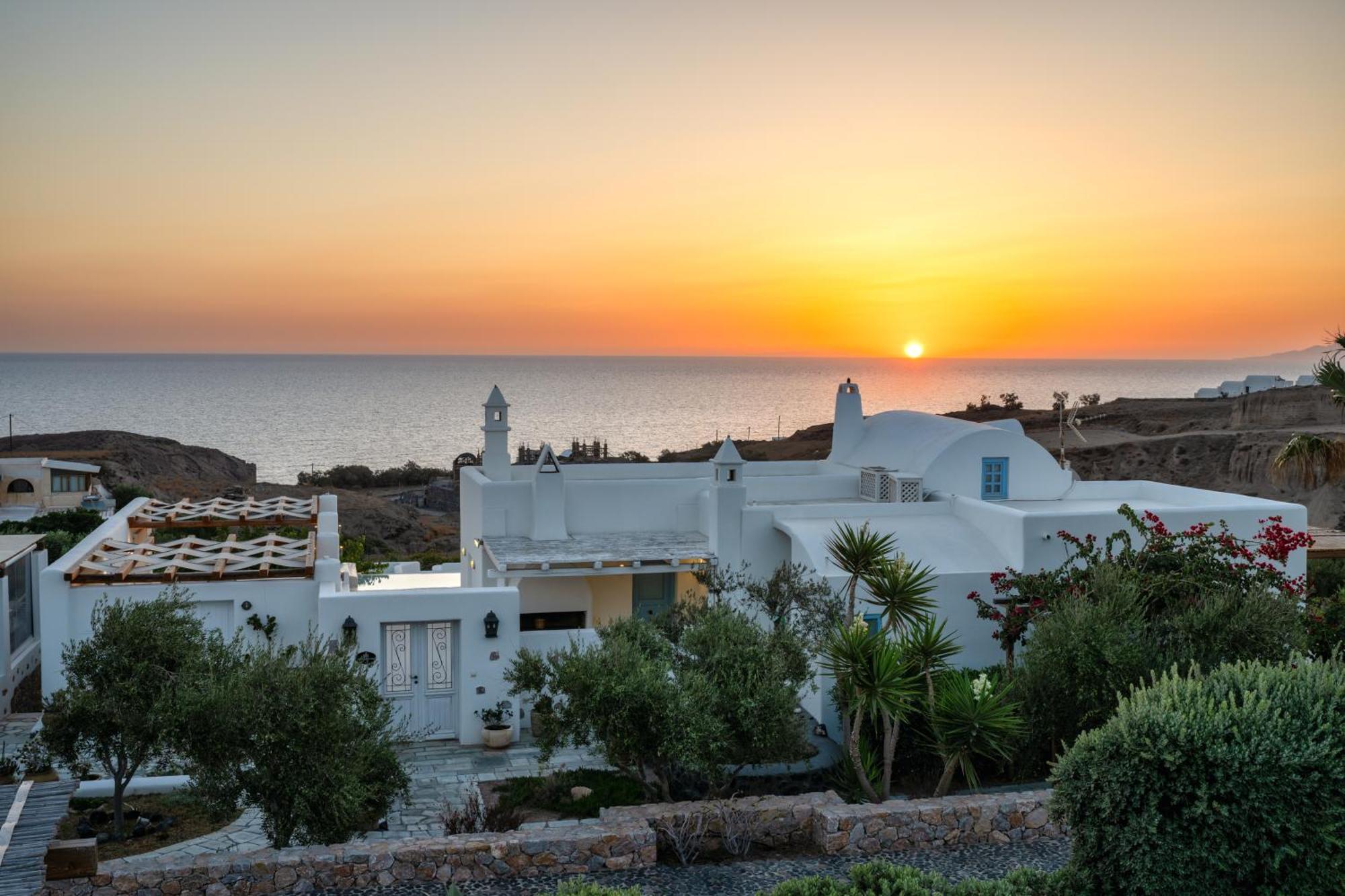Hotel Anema Boutique & Santorini 4*