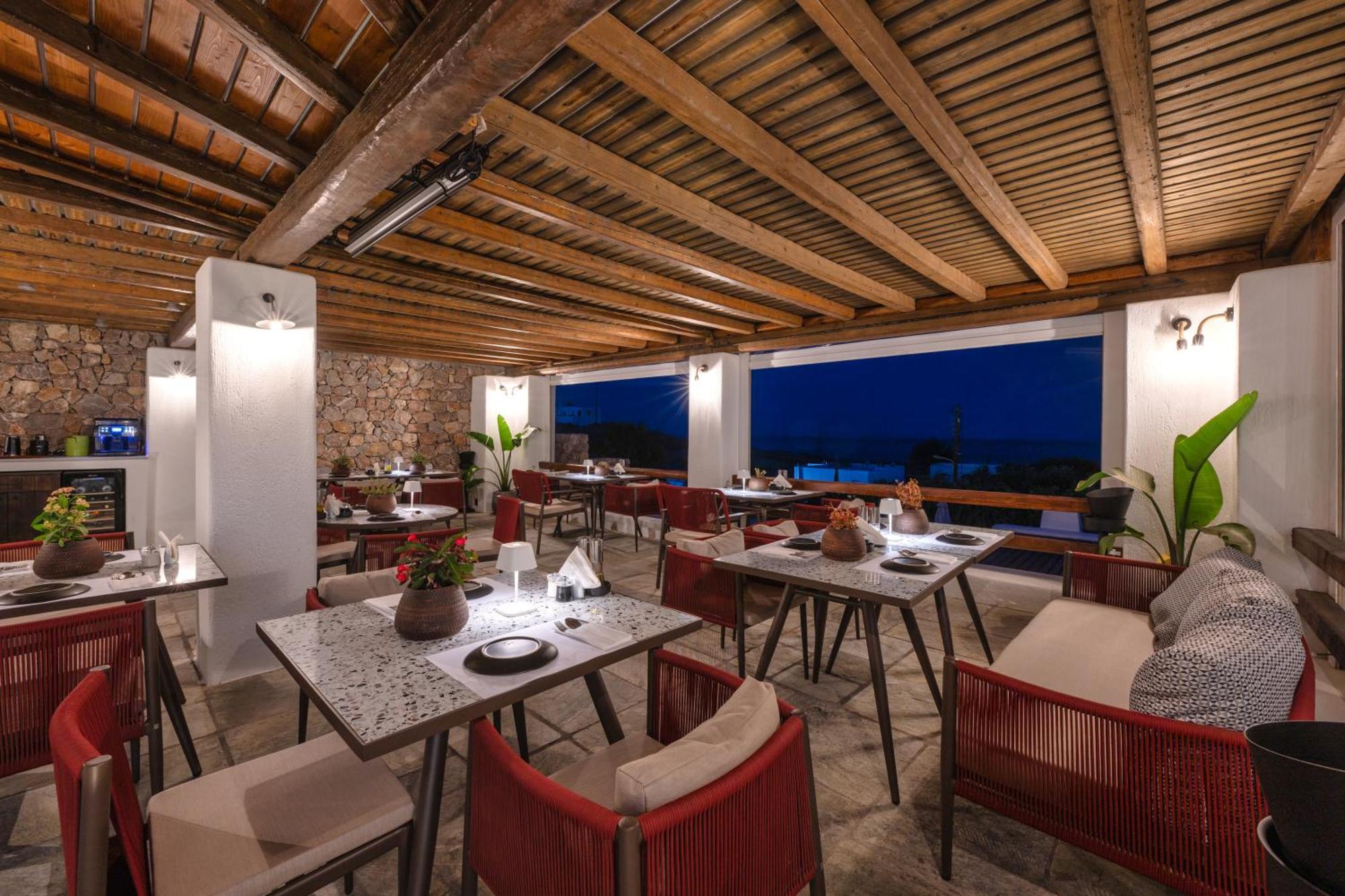 Anema Boutique & Santorini Vourvoulos