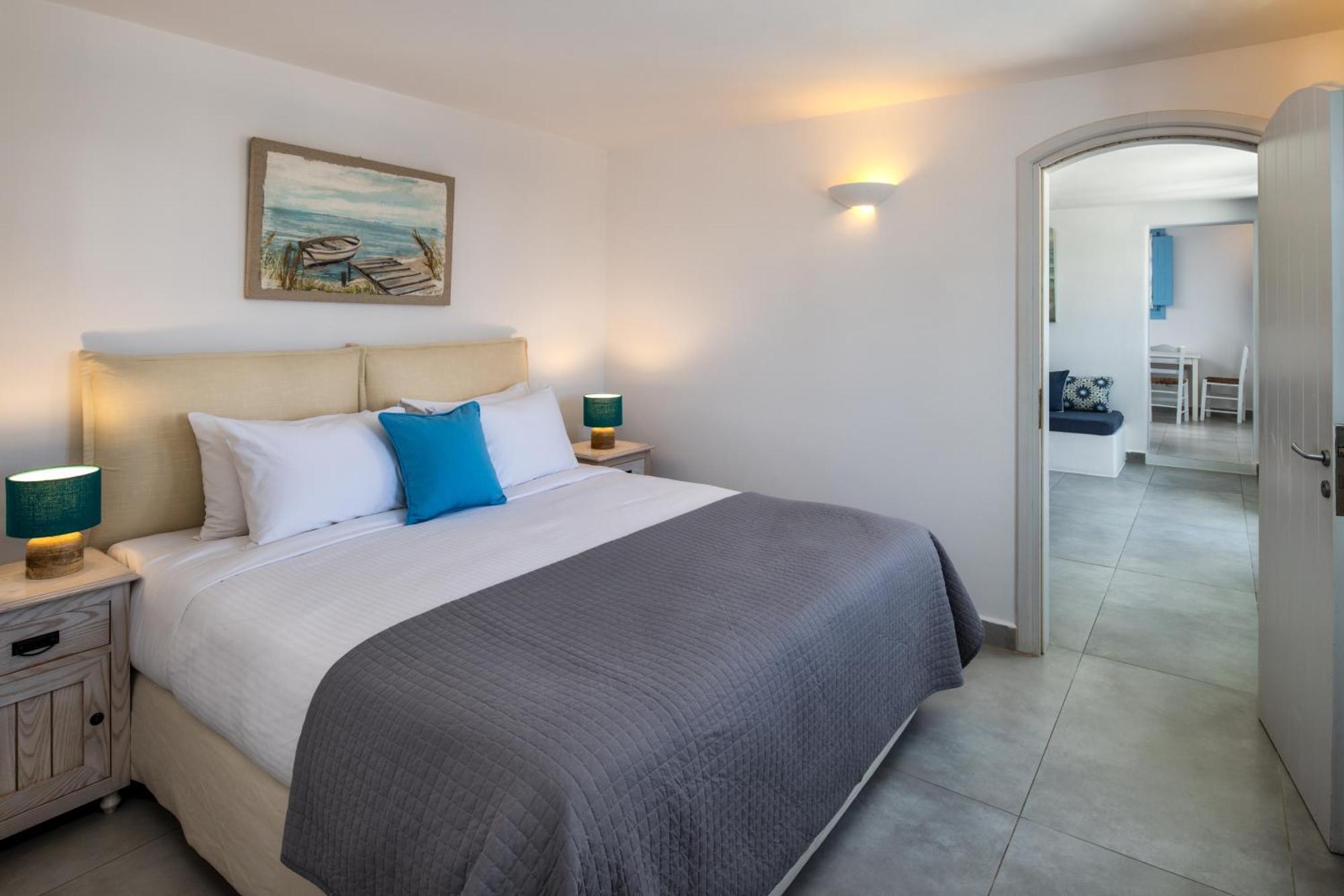 Anema Boutique & Santorini Vourvoulos