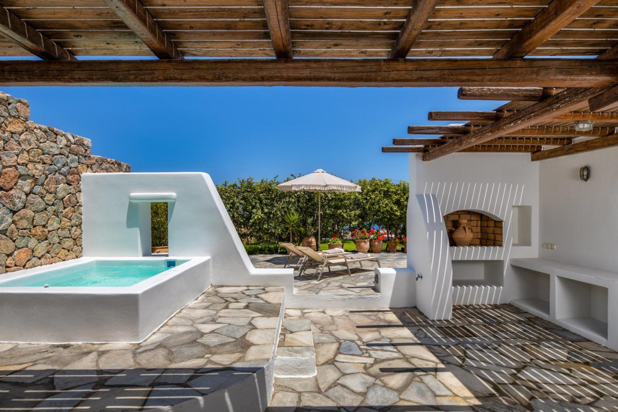 Anema Boutique & Santorini Vourvoulos