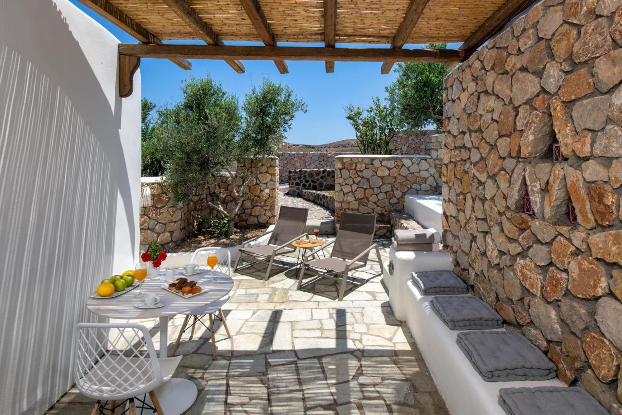Anema Boutique & Santorini Hotel