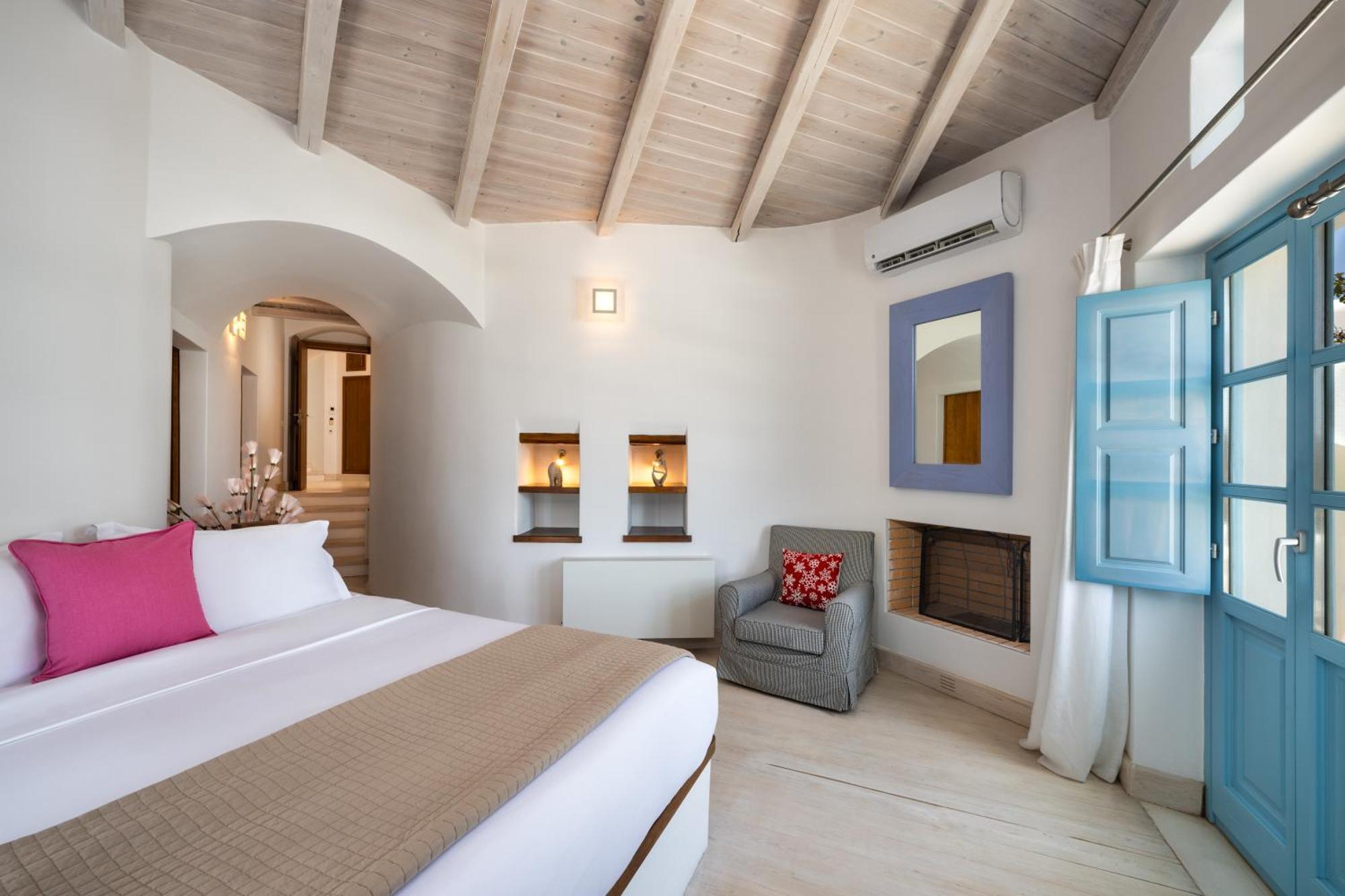 Hotel Anema Boutique & Santorini 4*