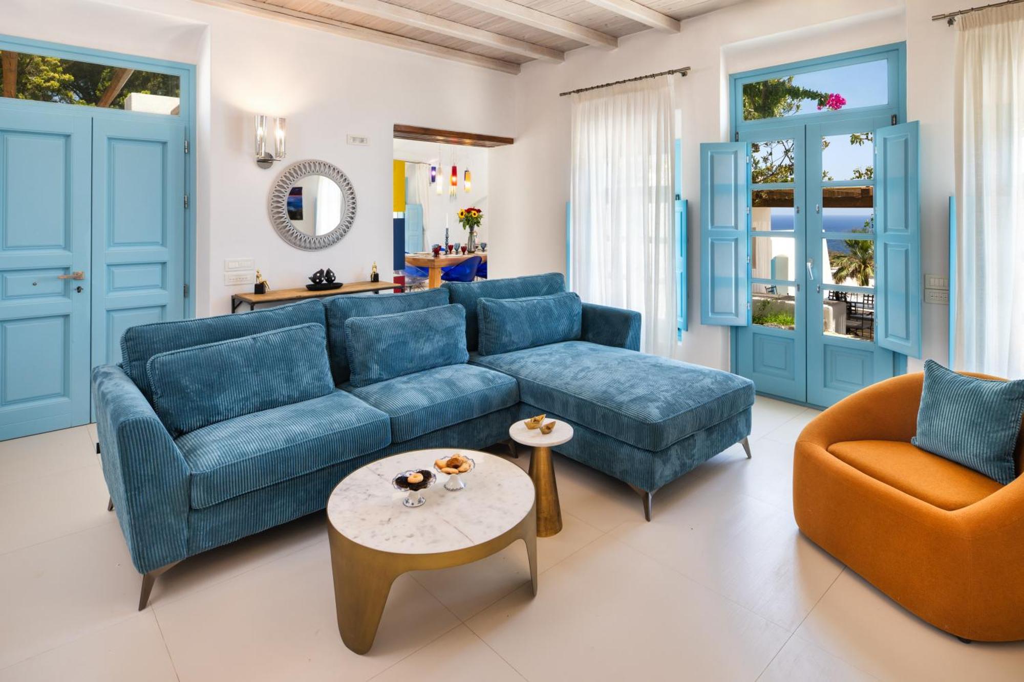 Anema Boutique & Santorini