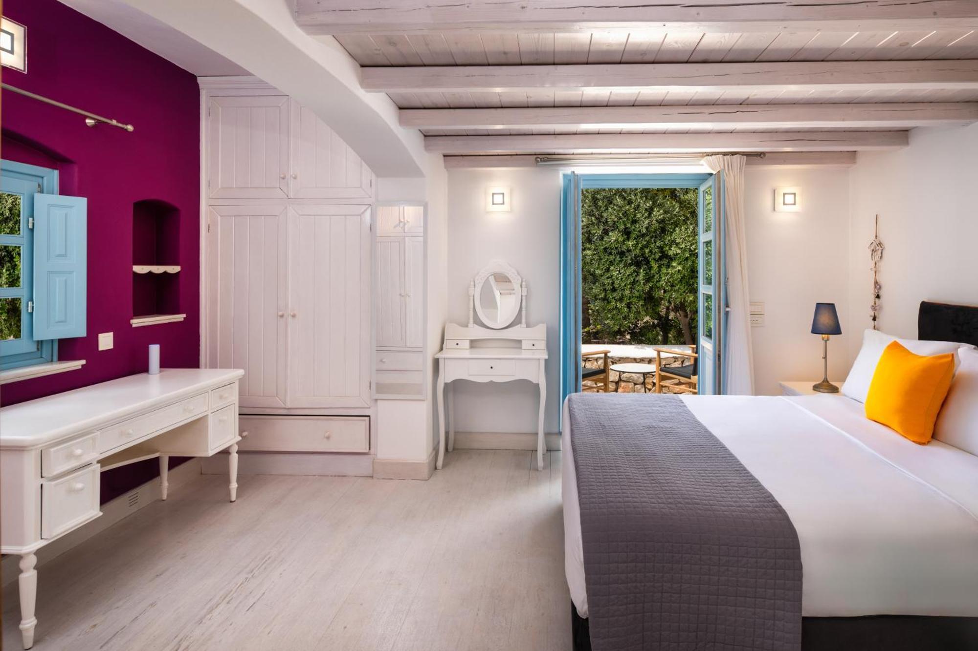 Anema Boutique & Santorini Hotel