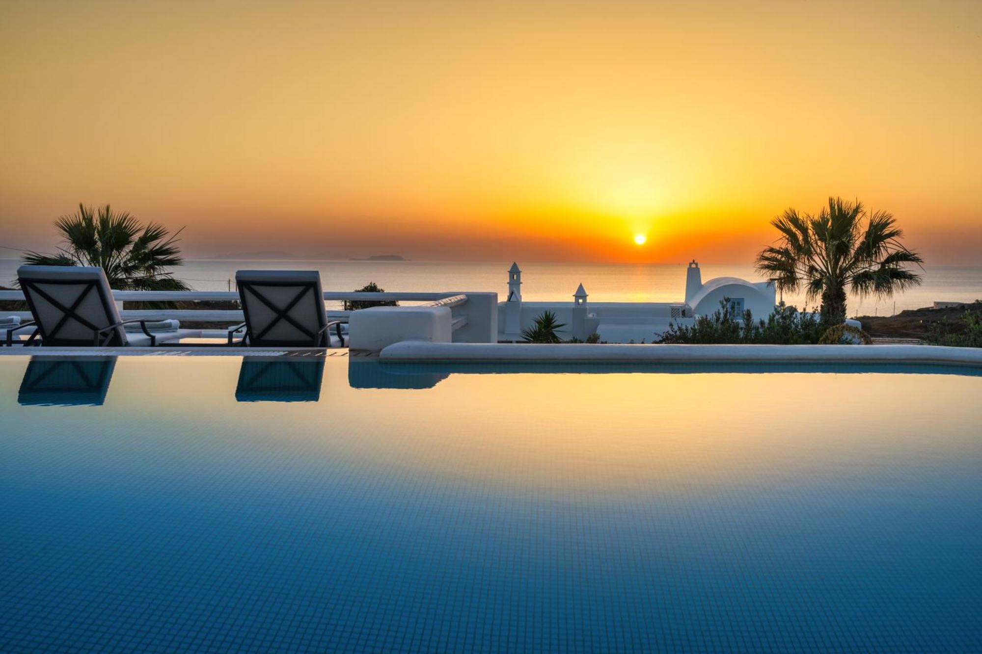 Anema Boutique & Santorini